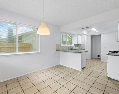 3509 Monument Dr - Photo Thumbnail 4
