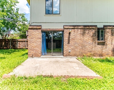8517 Fathom Cir - Photo Thumbnail 13