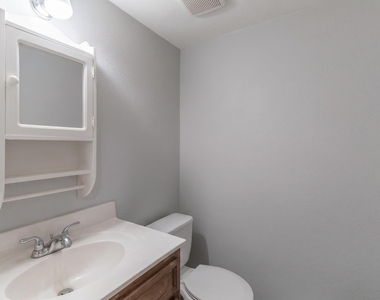 8517 Fathom Cir - Photo Thumbnail 6