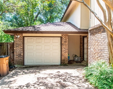 8517 Fathom Cir - Photo Thumbnail 4