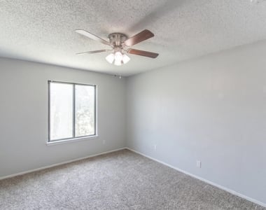 8517 Fathom Cir - Photo Thumbnail 10