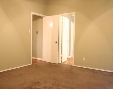 7422 Dallas Dr - Photo Thumbnail 11