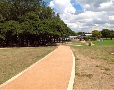 7422 Dallas Dr - Photo Thumbnail 18