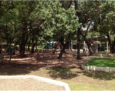 7422 Dallas Dr - Photo Thumbnail 17