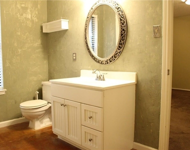 7422 Dallas Dr - Photo Thumbnail 12