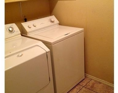 7422 Dallas Dr - Photo Thumbnail 6