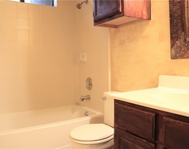 7422 Dallas Dr - Photo Thumbnail 8