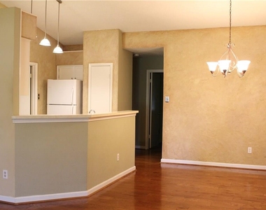 7422 Dallas Dr - Photo Thumbnail 3