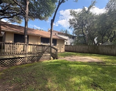 7422 Dallas Dr - Photo Thumbnail 16