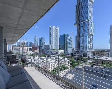 800 W 5th St - Photo Thumbnail 17