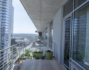 800 W 5th St - Photo Thumbnail 18