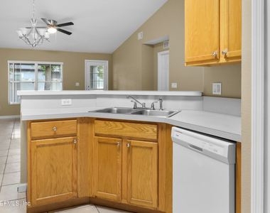 14 Empire Lane - Photo Thumbnail 5