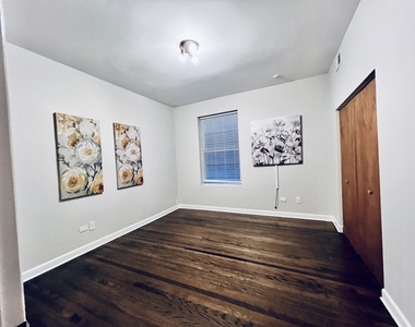 4619 S Michigan Avenue - Photo Thumbnail 9