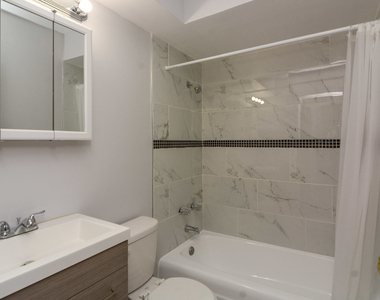 1040 W Hollywood Avenue - Photo Thumbnail 15