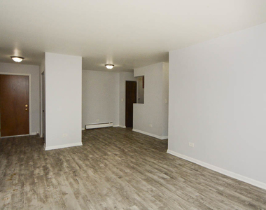 1040 W Hollywood Avenue - Photo Thumbnail 9