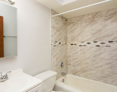 1040 W Hollywood Avenue - Photo Thumbnail 19