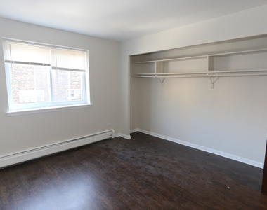 1040 W Hollywood Avenue - Photo Thumbnail 14