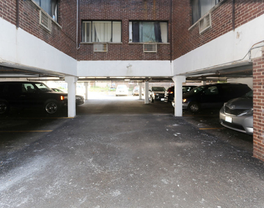 1040 W Hollywood Avenue - Photo Thumbnail 19