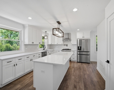 9430 Nashville Avenue - Photo Thumbnail 6