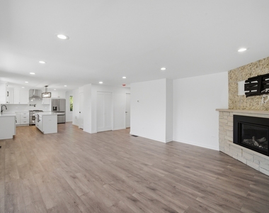 9430 Nashville Avenue - Photo Thumbnail 5
