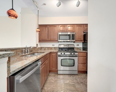 1008 E Wilson Avenue - Photo Thumbnail 7