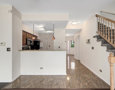 1008 E Wilson Avenue - Photo Thumbnail 6