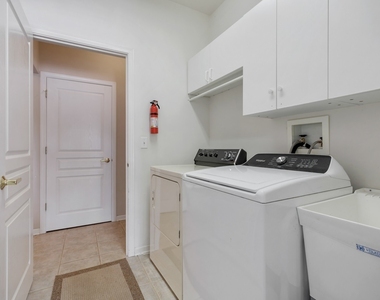 12452 Wedgemere Drive - Photo Thumbnail 16