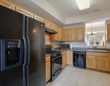 12452 Wedgemere Drive - Photo Thumbnail 3