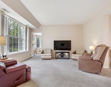 12452 Wedgemere Drive - Photo Thumbnail 11
