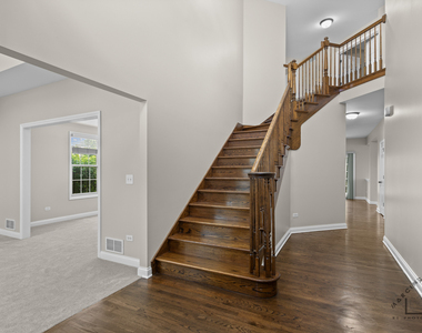 5 Daybreak Terrace - Photo Thumbnail 1