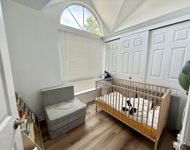 1077 Courtland Drive - Photo Thumbnail 15