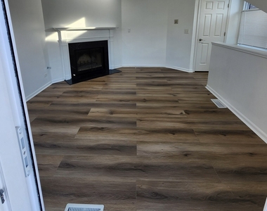 1077 Courtland Drive - Photo Thumbnail 4