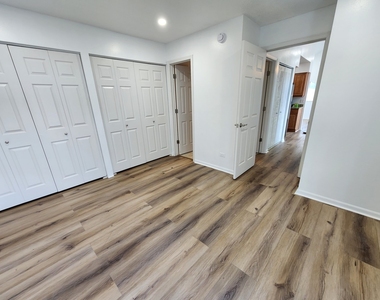 1077 Courtland Drive - Photo Thumbnail 9