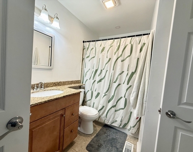 1077 Courtland Drive - Photo Thumbnail 13