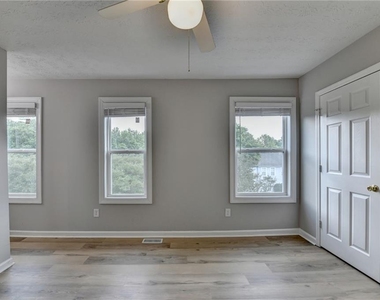 3876 Meadow Creek Drive - Photo Thumbnail 19