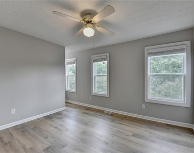 3876 Meadow Creek Drive - Photo Thumbnail 18