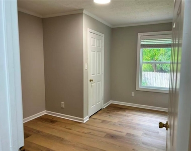 3876 Meadow Creek Drive - Photo Thumbnail 3