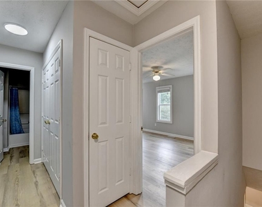 3876 Meadow Creek Drive - Photo Thumbnail 17