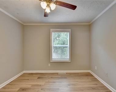 3876 Meadow Creek Drive - Photo Thumbnail 29