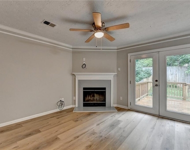 3876 Meadow Creek Drive - Photo Thumbnail 9