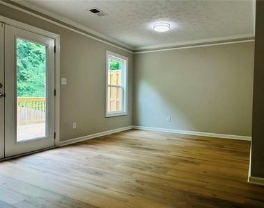 3876 Meadow Creek Drive - Photo Thumbnail 6