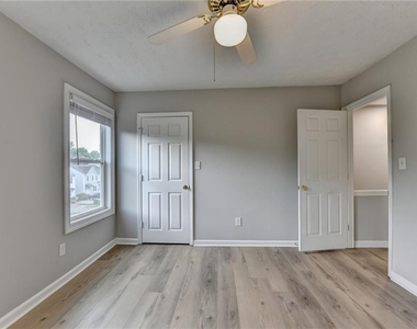 3876 Meadow Creek Drive - Photo Thumbnail 21