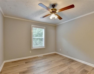 3876 Meadow Creek Drive - Photo Thumbnail 28