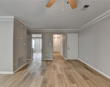3876 Meadow Creek Drive - Photo Thumbnail 12