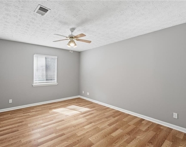 2388 Lawrenceville Highway - Photo Thumbnail 14