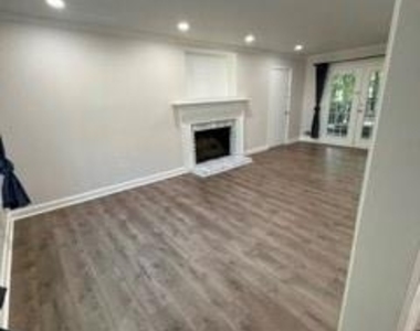 644 Bantry Lane - Photo Thumbnail 17