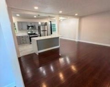 644 Bantry Lane - Photo Thumbnail 8