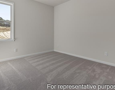 3990 Alderstone Drive - Photo Thumbnail 5