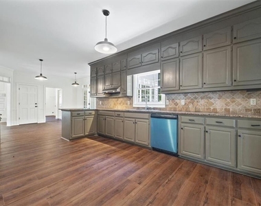 2120 Skyland Cove Lane - Photo Thumbnail 11