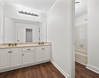 2120 Skyland Cove Lane - Photo Thumbnail 31